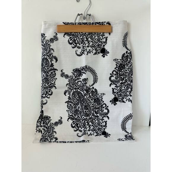 Loft Boot Skirt, Embroidered Paisely Floral Straight Pencil size 6 - Picture 2 of 6